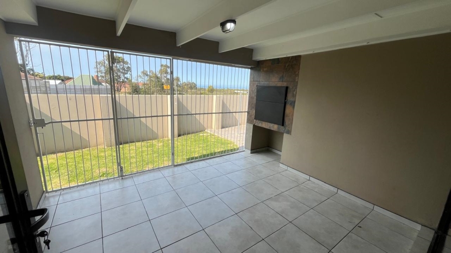 To Let 4 Bedroom Property for Rent in Fountains Estate Eastern Cape